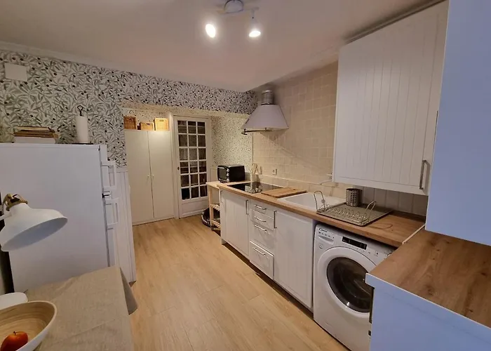 C01a02 La Casa Del Pintor * Santander